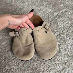 Men's Tan Suede Buckle Loafers